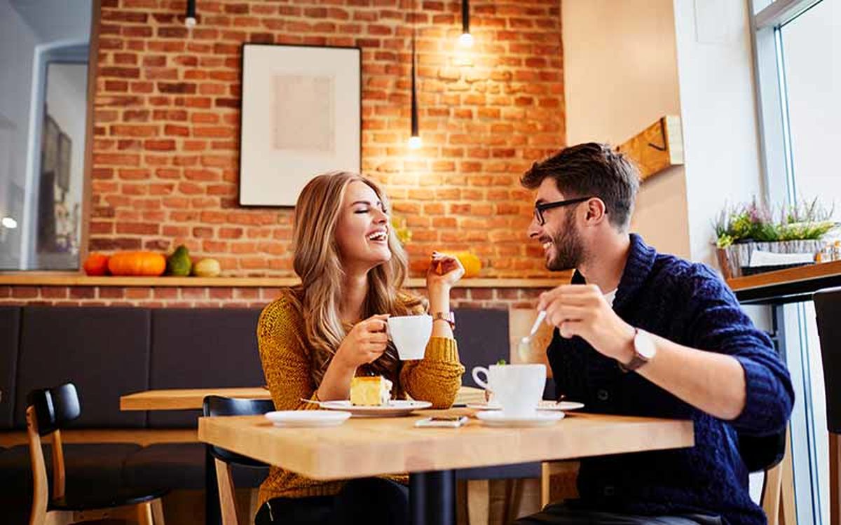 قرار عاشقانه در کافه‌های کوچک Romantic date in small cafes